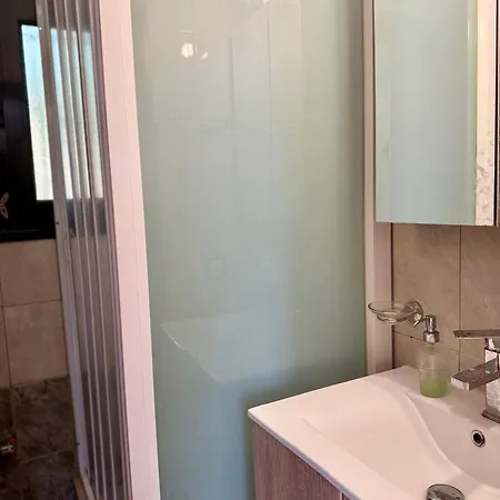 Semesterbostad Golden Island Kateleios