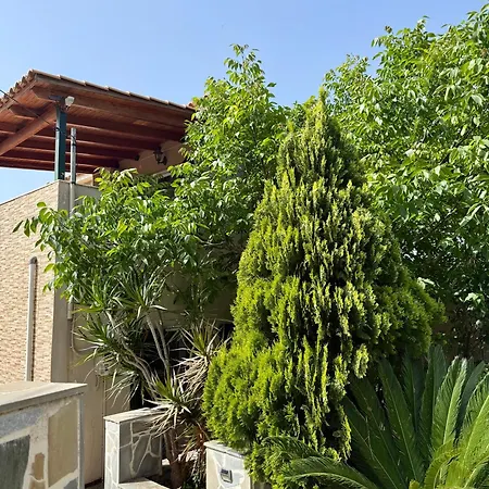 Semesterbostad Golden Island Kateleios